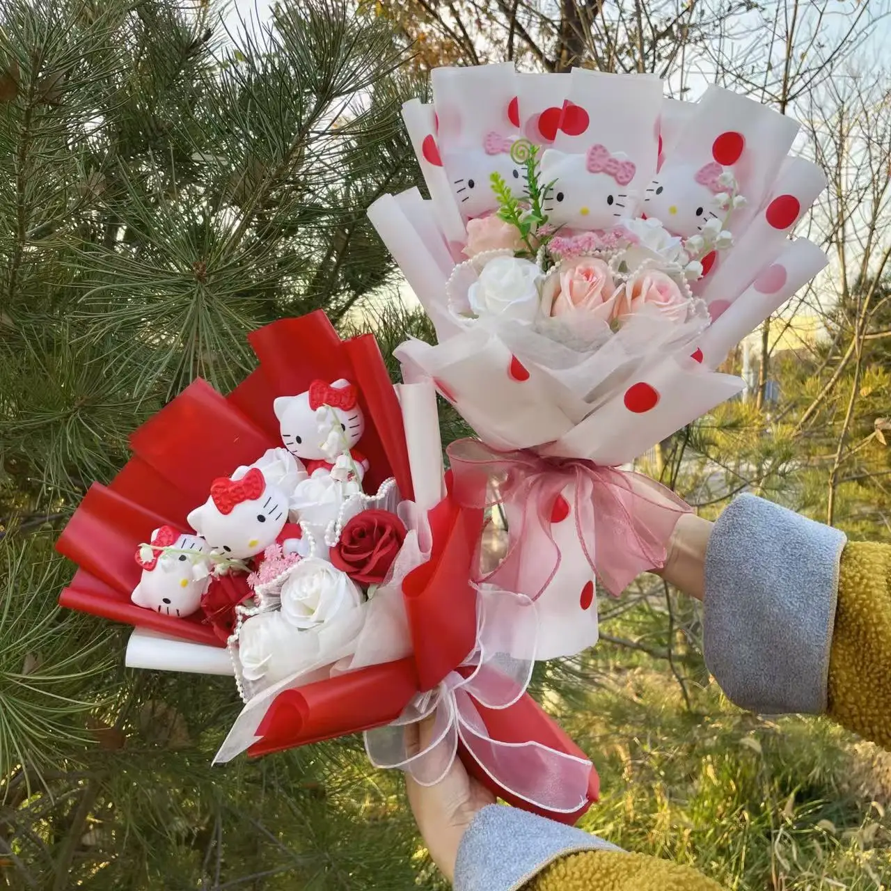 Sanrio Hello Kitty Plush Bouquet Flowers - Image 4