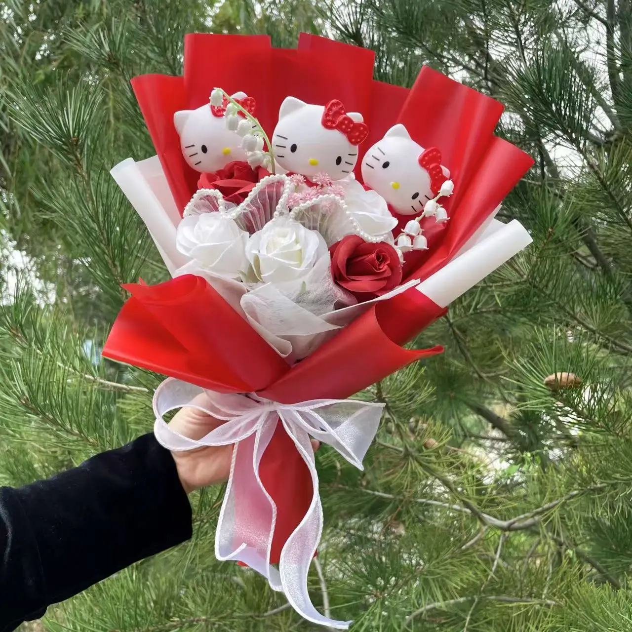 Sanrio Hello Kitty Plush Bouquet Flowers - Image 9